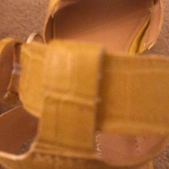 COPY - Marc fisher yellow sandals NWT - Picture 4 of 5